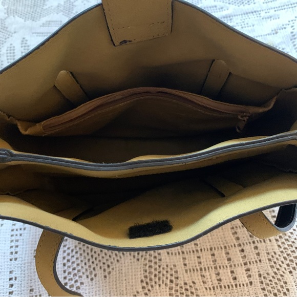 Black Mondani purse - Picture 5 of 10